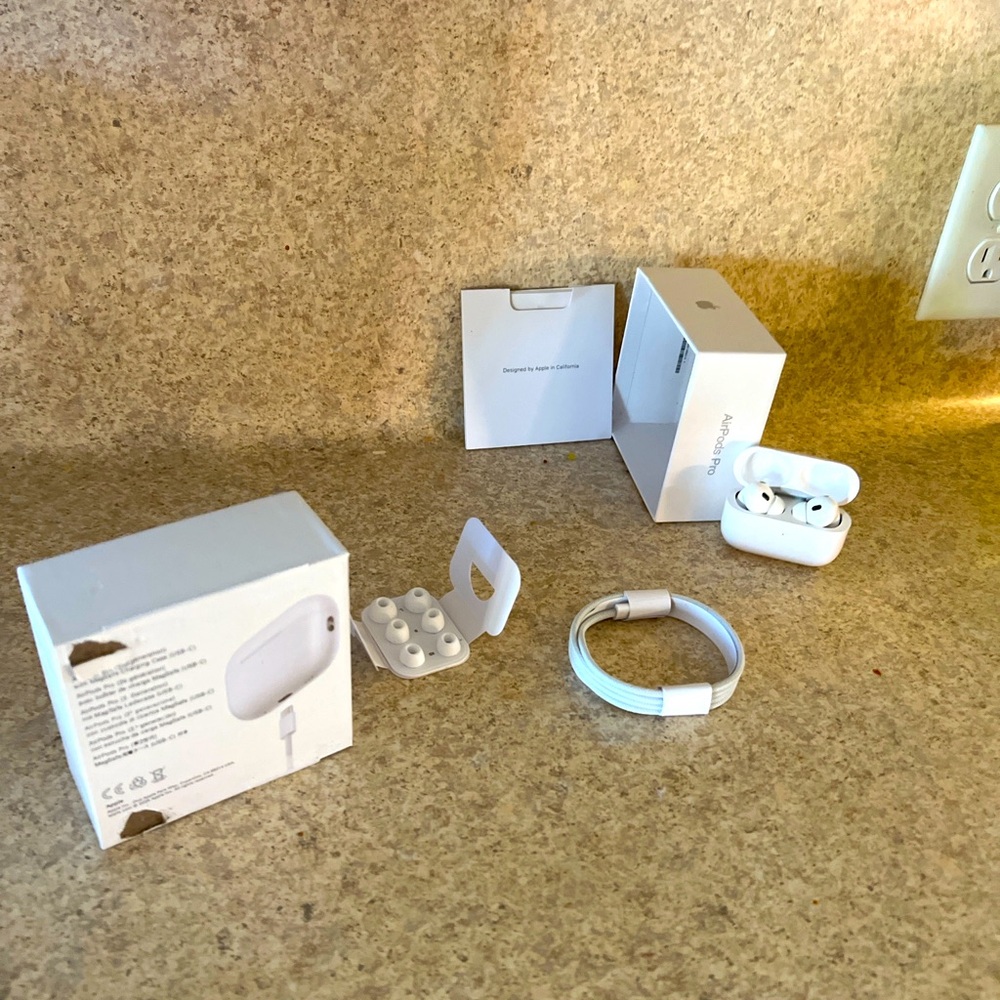 Apple AirPods Pro with MagSafe Charging Case